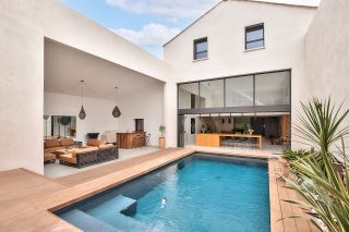 house 6 Rooms for sale on AIX EN PROVENCE (13100)
