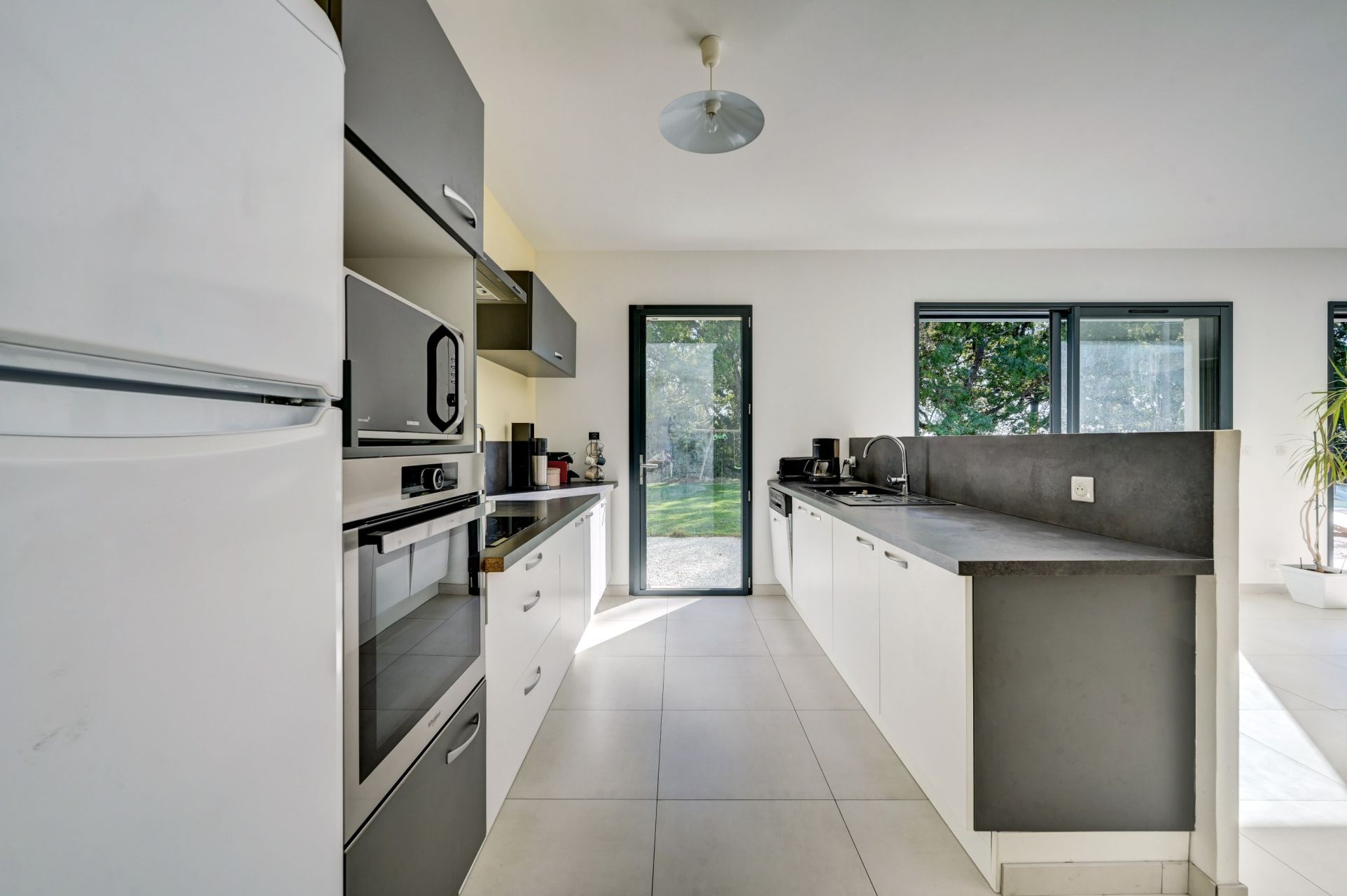 house 7 Rooms for sale on AIX EN PROVENCE (13100)