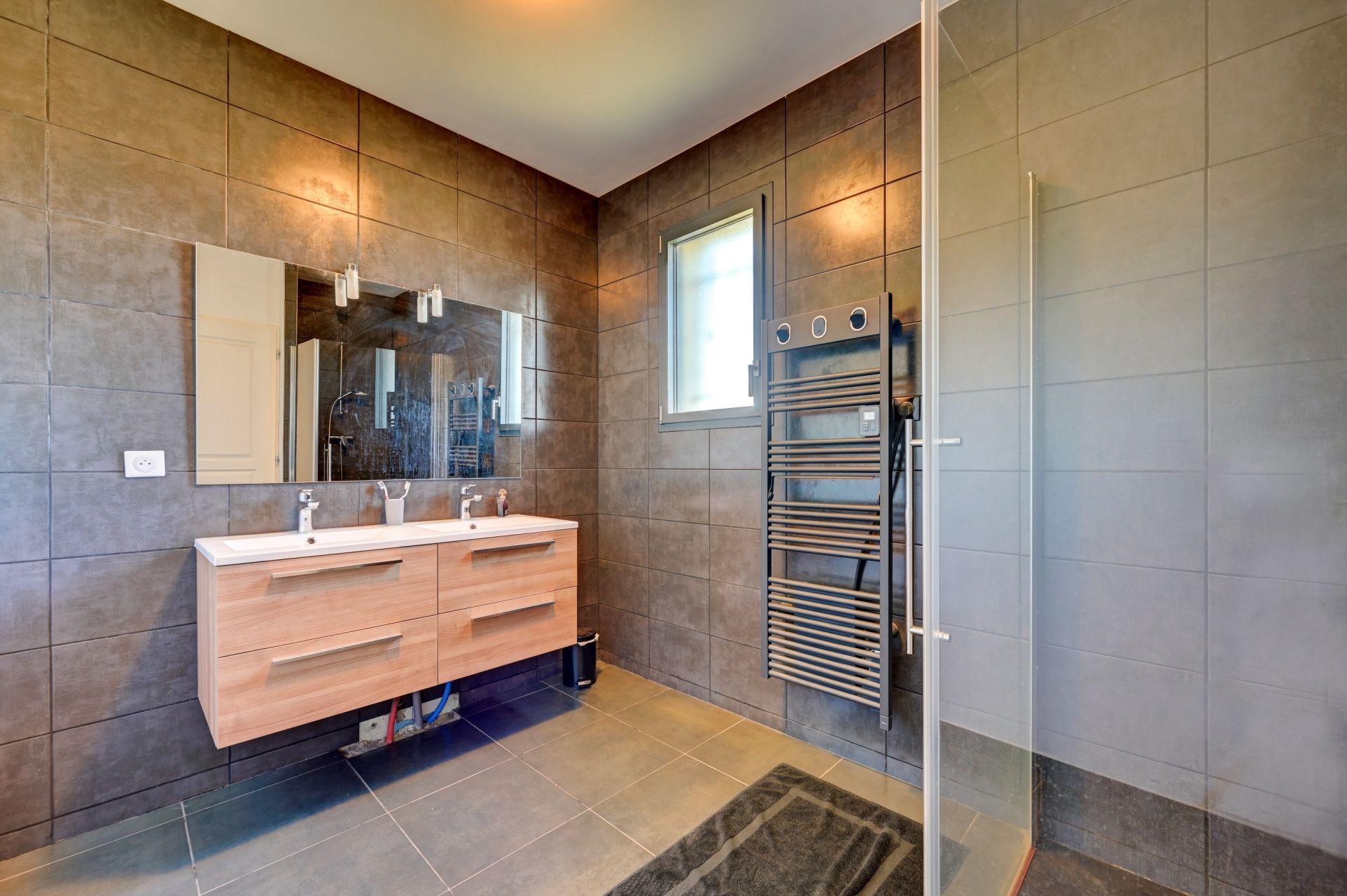 house 7 Rooms for sale on AIX EN PROVENCE (13100)