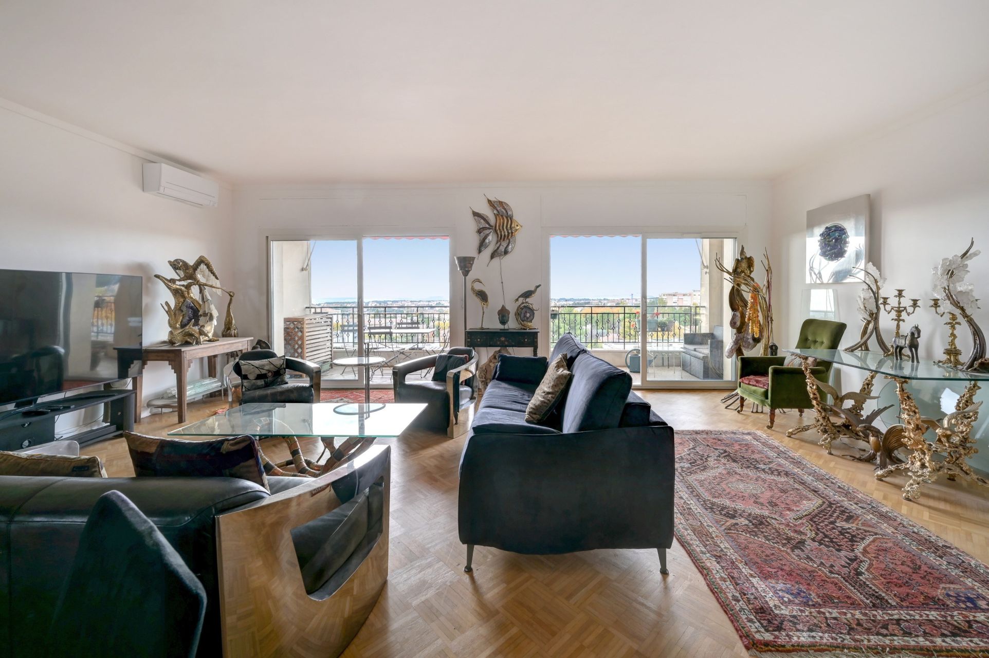 apartment 5 Rooms for sale on AIX EN PROVENCE (13100)