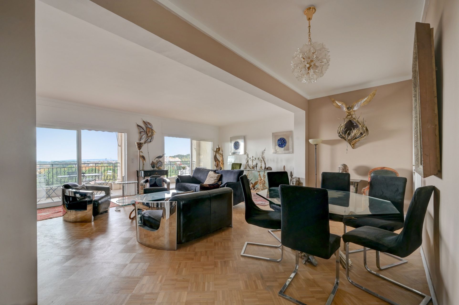 apartment 5 Rooms for sale on AIX EN PROVENCE (13100)