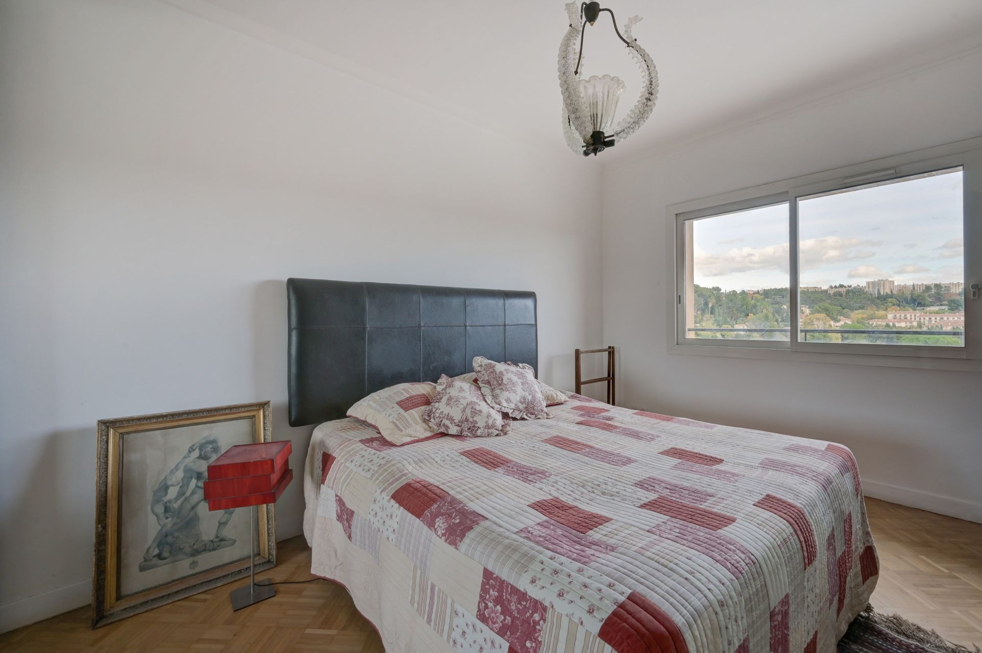 apartment 5 Rooms for sale on AIX EN PROVENCE (13100)