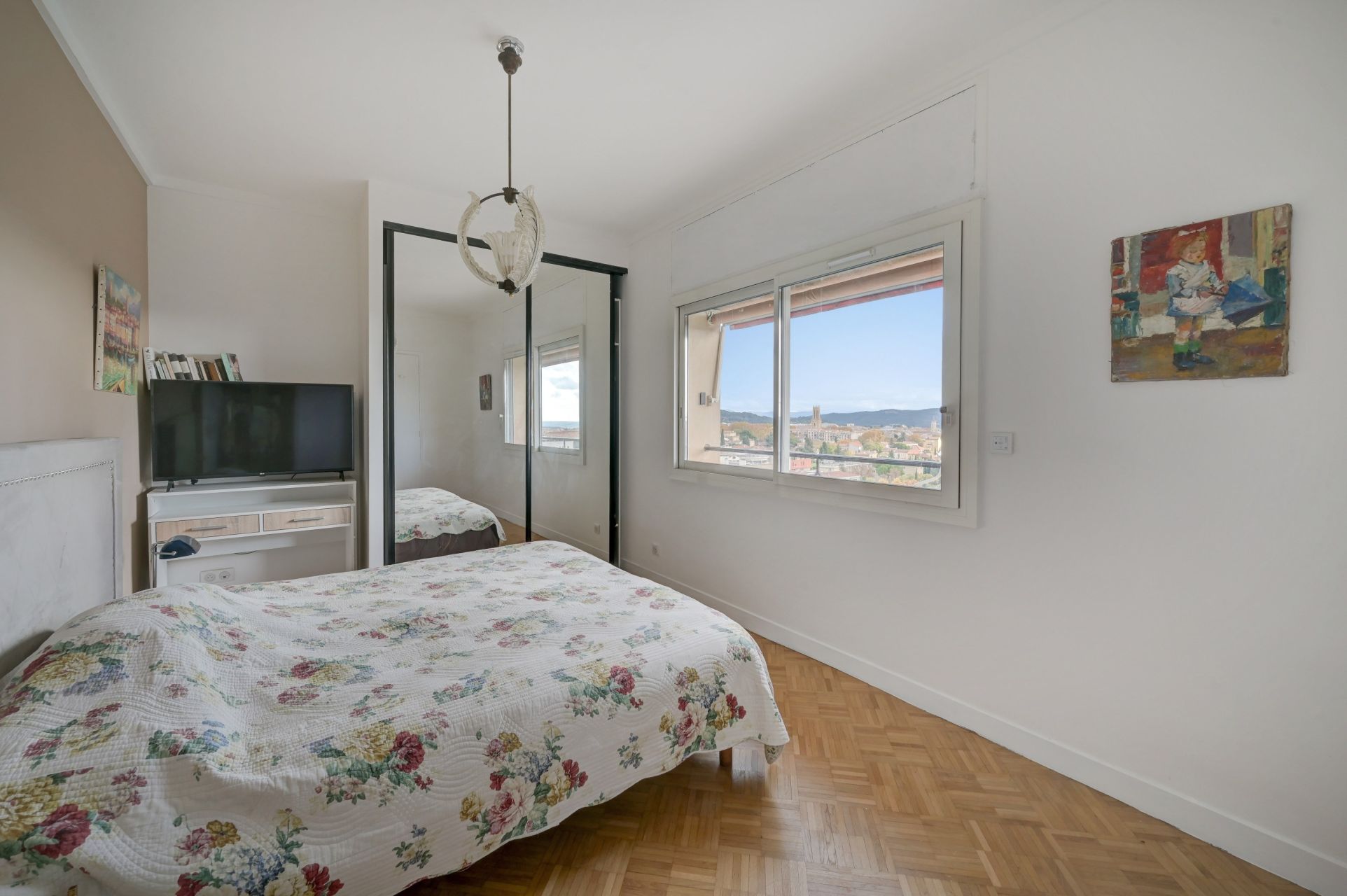 apartment 5 Rooms for sale on AIX EN PROVENCE (13100)