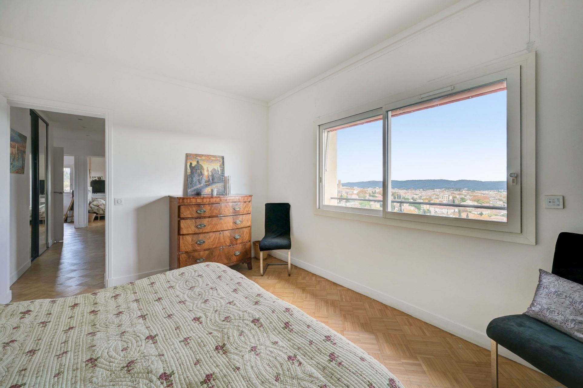 apartment 5 Rooms for sale on AIX EN PROVENCE (13100)