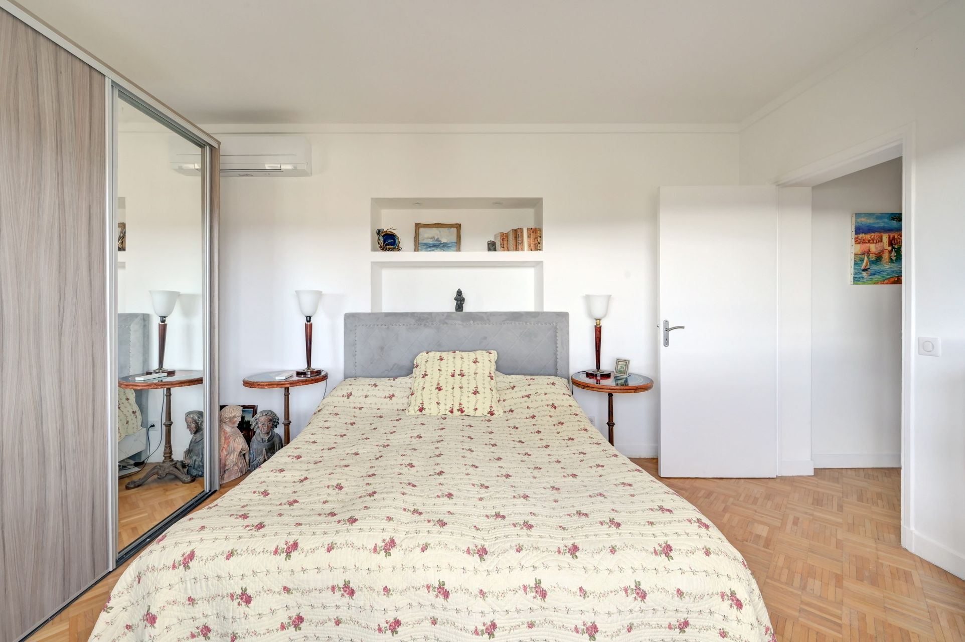 apartment 5 Rooms for sale on AIX EN PROVENCE (13100)