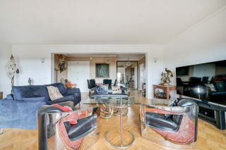 apartment 5 Rooms for sale on AIX EN PROVENCE (13100)