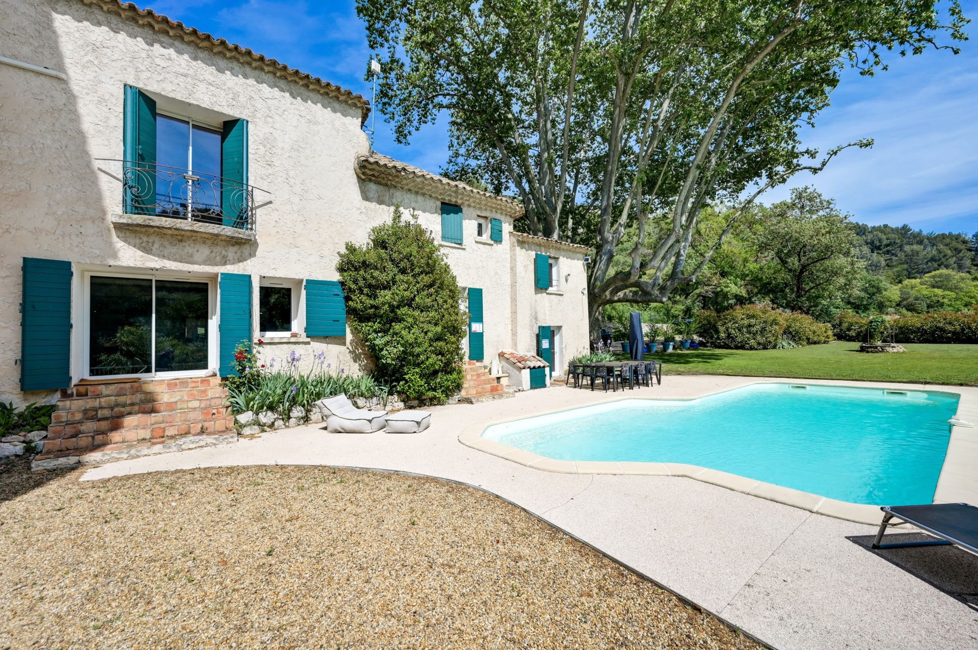 maison 7 Pièces en vente sur VENTABREN (13122)