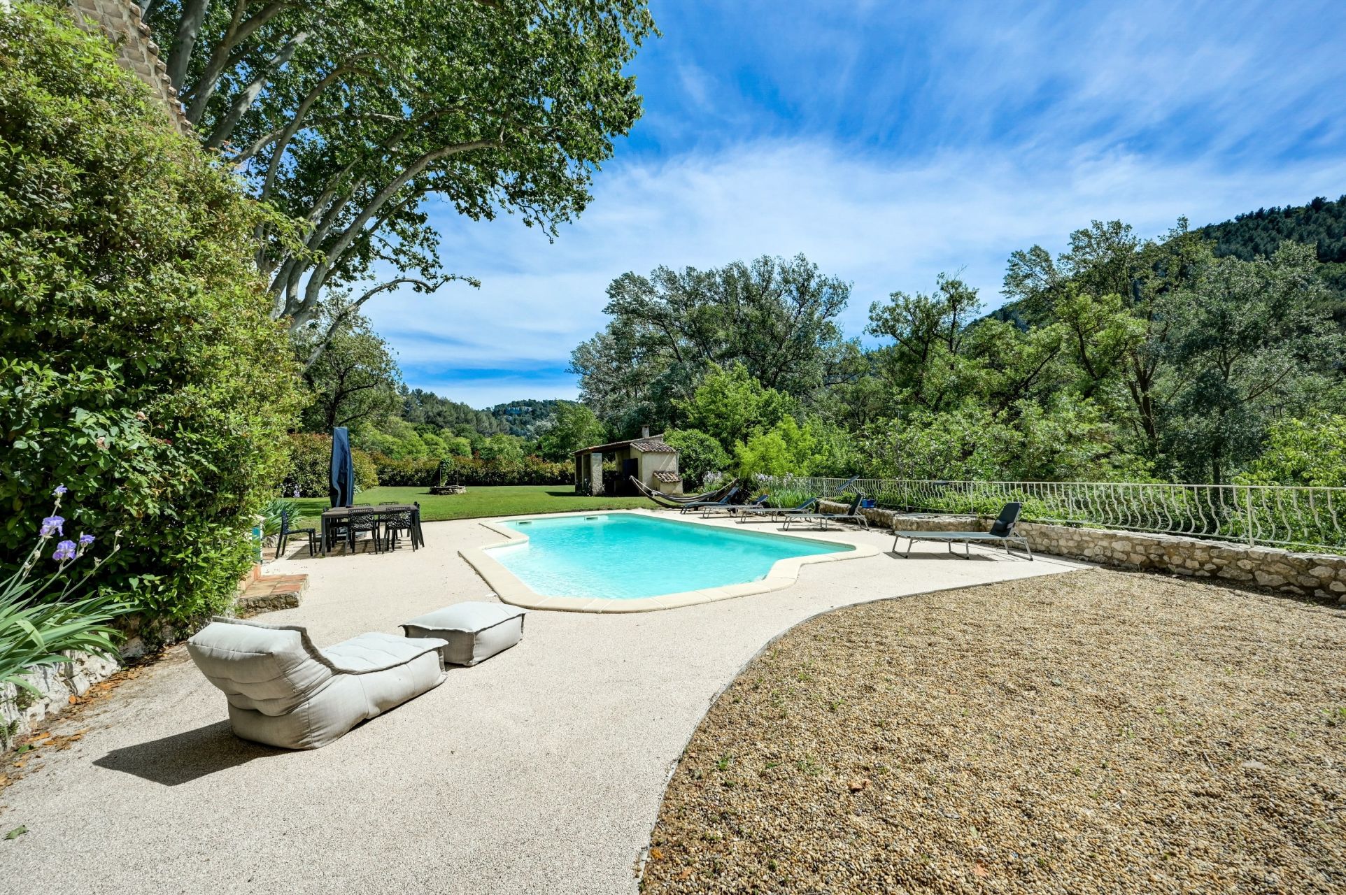 maison 7 Pièces en vente sur VENTABREN (13122)