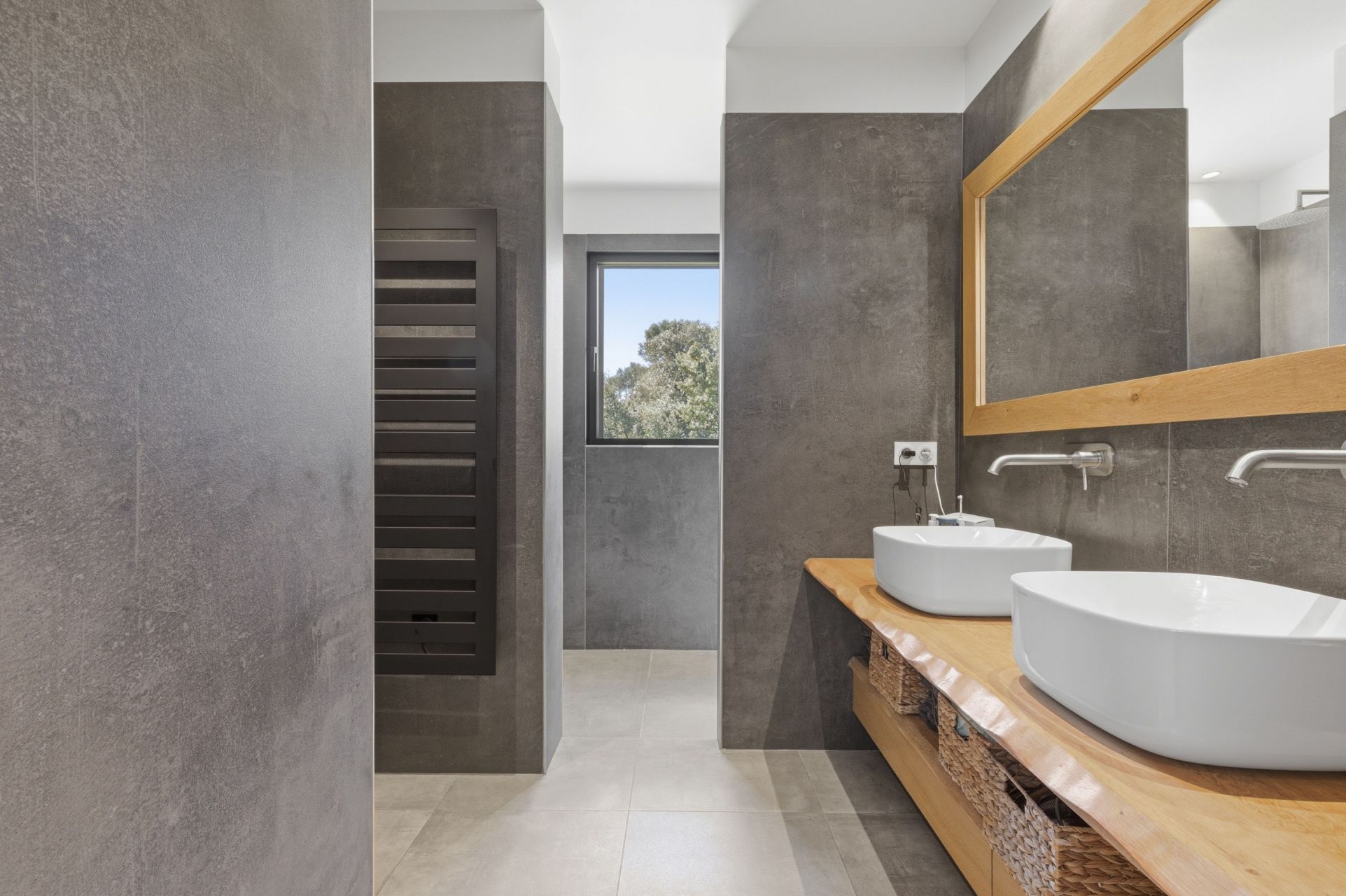 house 5 Rooms for sale on AIX EN PROVENCE (13100)