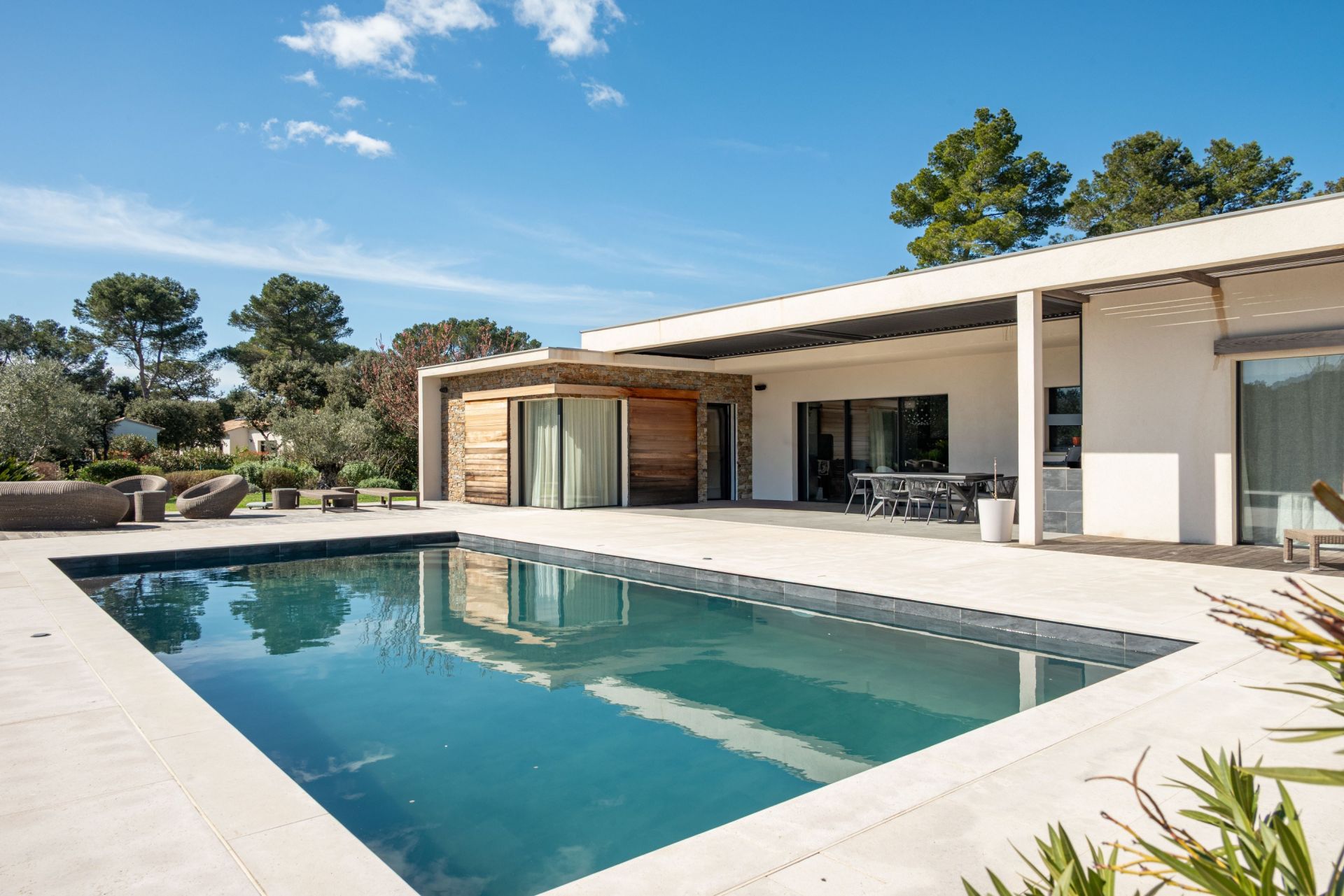 house 5 Rooms for sale on AIX EN PROVENCE (13100)