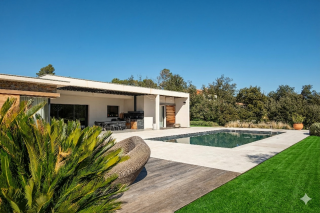 house 5 Rooms for sale on AIX EN PROVENCE (13100)