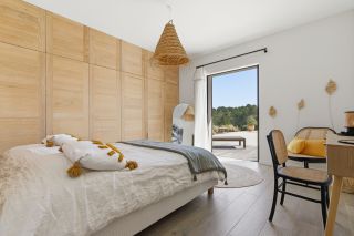 house 5 Rooms for sale on AIX EN PROVENCE (13100)