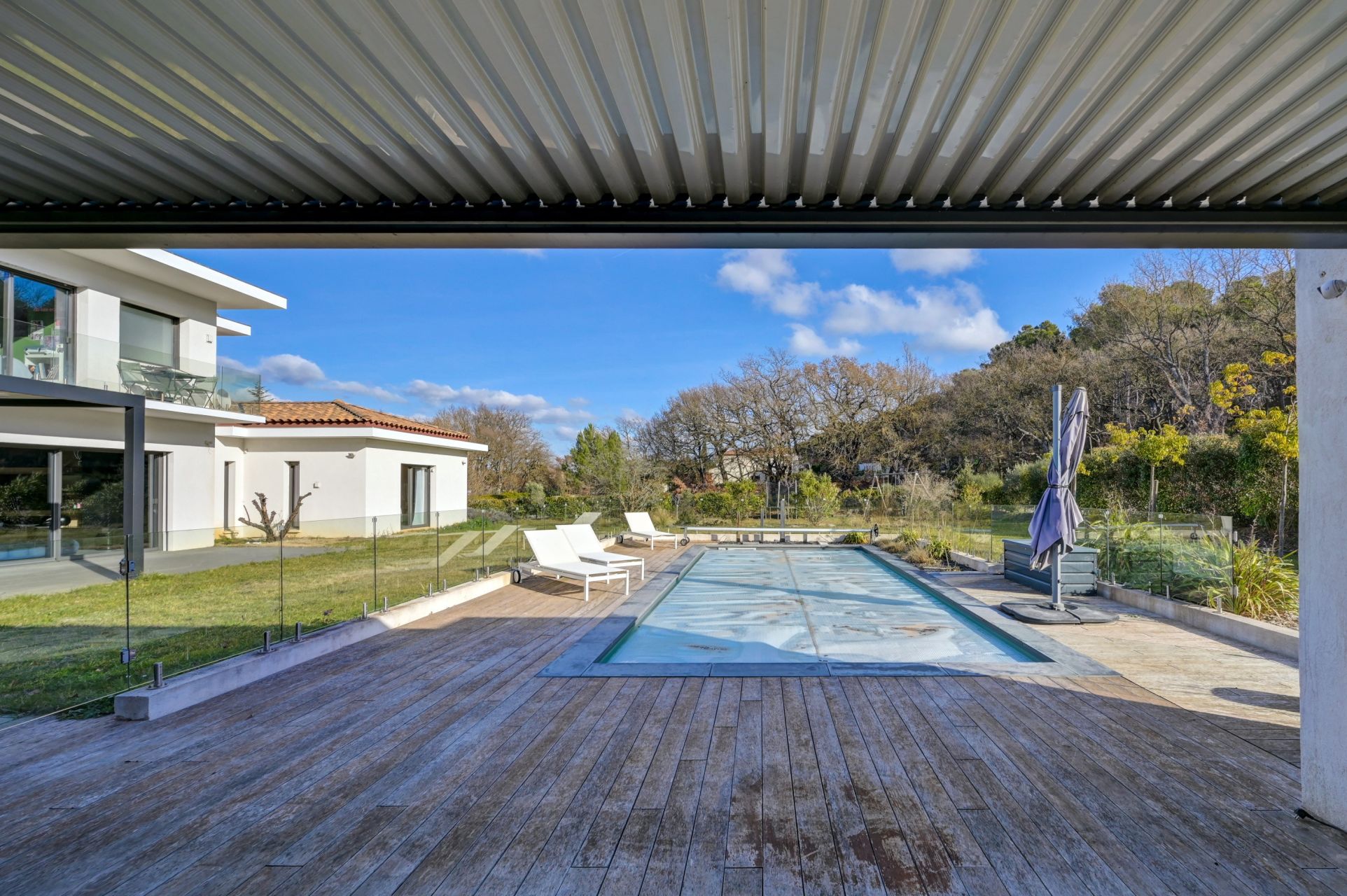 house 7 Rooms for sale on AIX EN PROVENCE (13100)