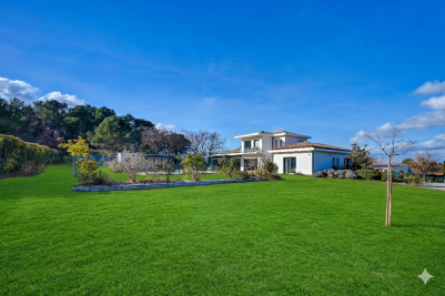 Sale House Aix-en-Provence 7&nbsp;Rooms 220&nbsp;m²