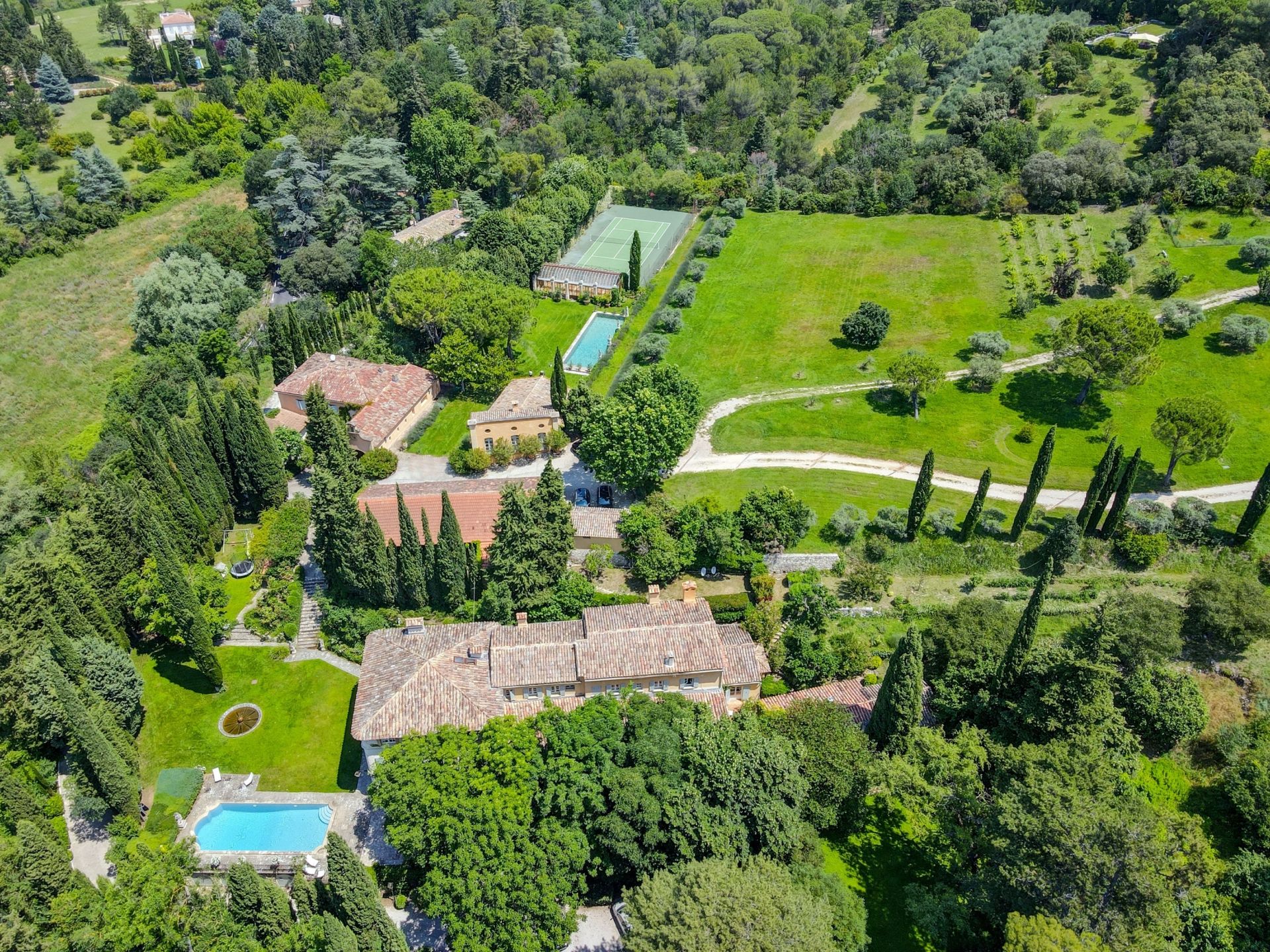 house 25 Rooms for sale on AIX EN PROVENCE (13100)