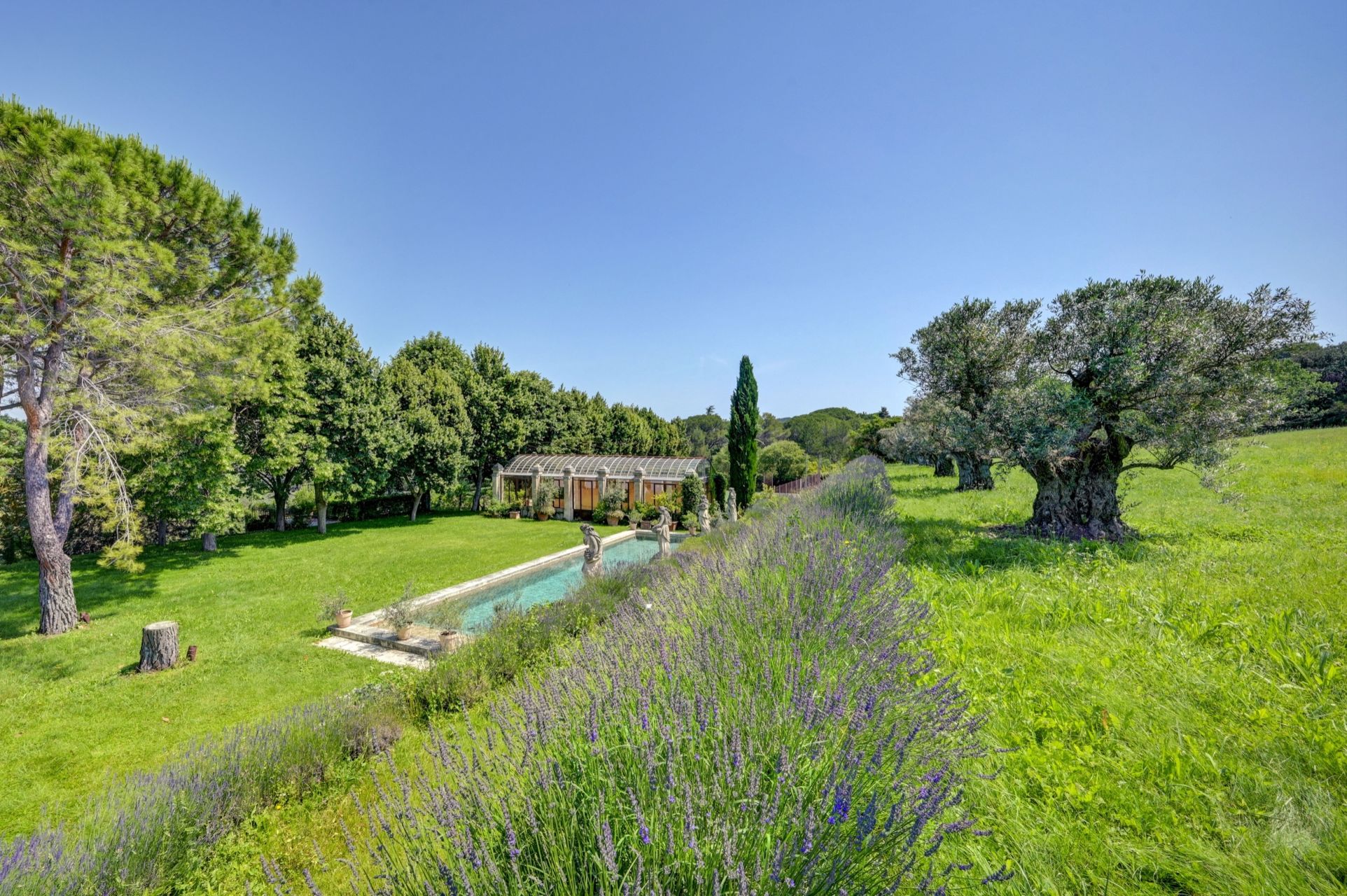 maison 25 Pièces en vente sur AIX EN PROVENCE (13100)