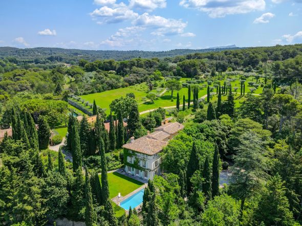 Vente Maison Aix-en-Provence 25&nbsp;Pièces 1708&nbsp;m²