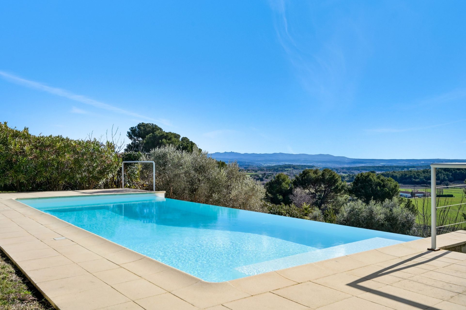 house 7 Rooms for sale on AIX EN PROVENCE (13100)