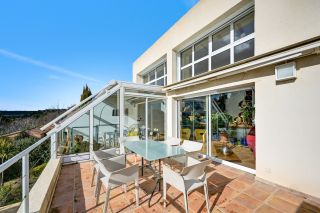 house 7 Rooms for sale on AIX EN PROVENCE (13100)