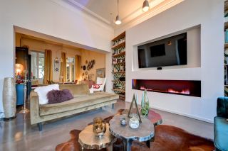 house 6 Rooms for sale on SALON DE PROVENCE (13300)