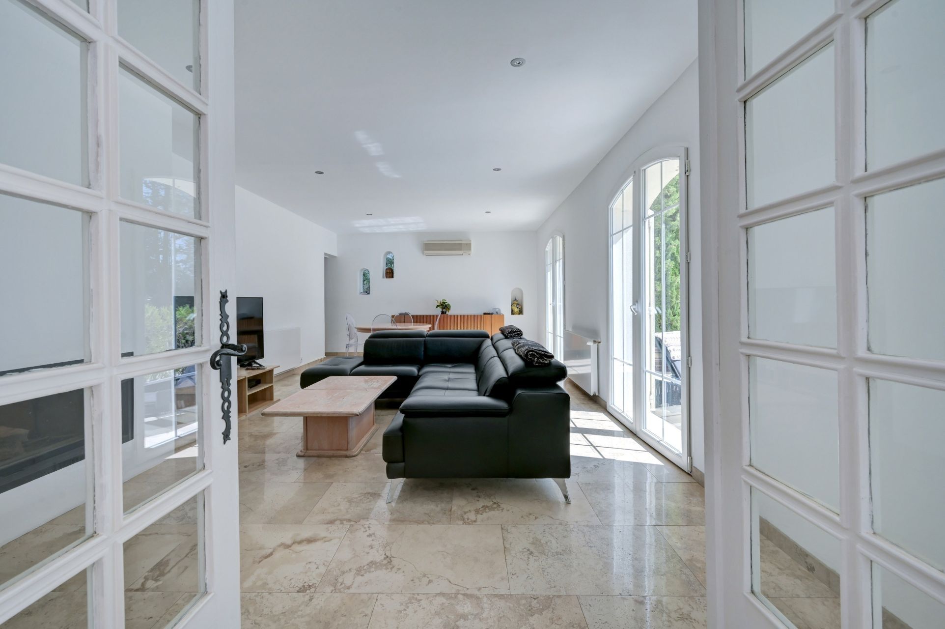 maison 6 Pièces en vente sur EGUILLES (13510)