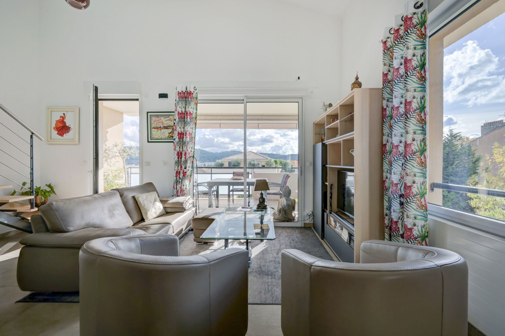 apartment 4 Rooms for sale on AIX EN PROVENCE (13090)