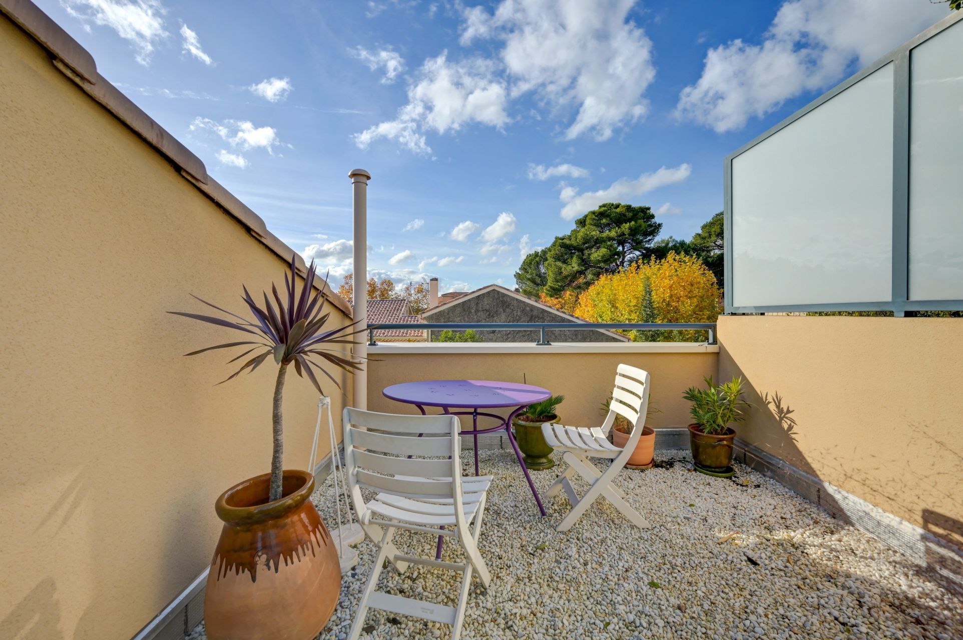 apartment 4 Rooms for sale on AIX EN PROVENCE (13090)