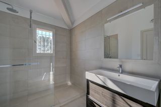 house 5 Rooms for sale on AIX EN PROVENCE (13100)