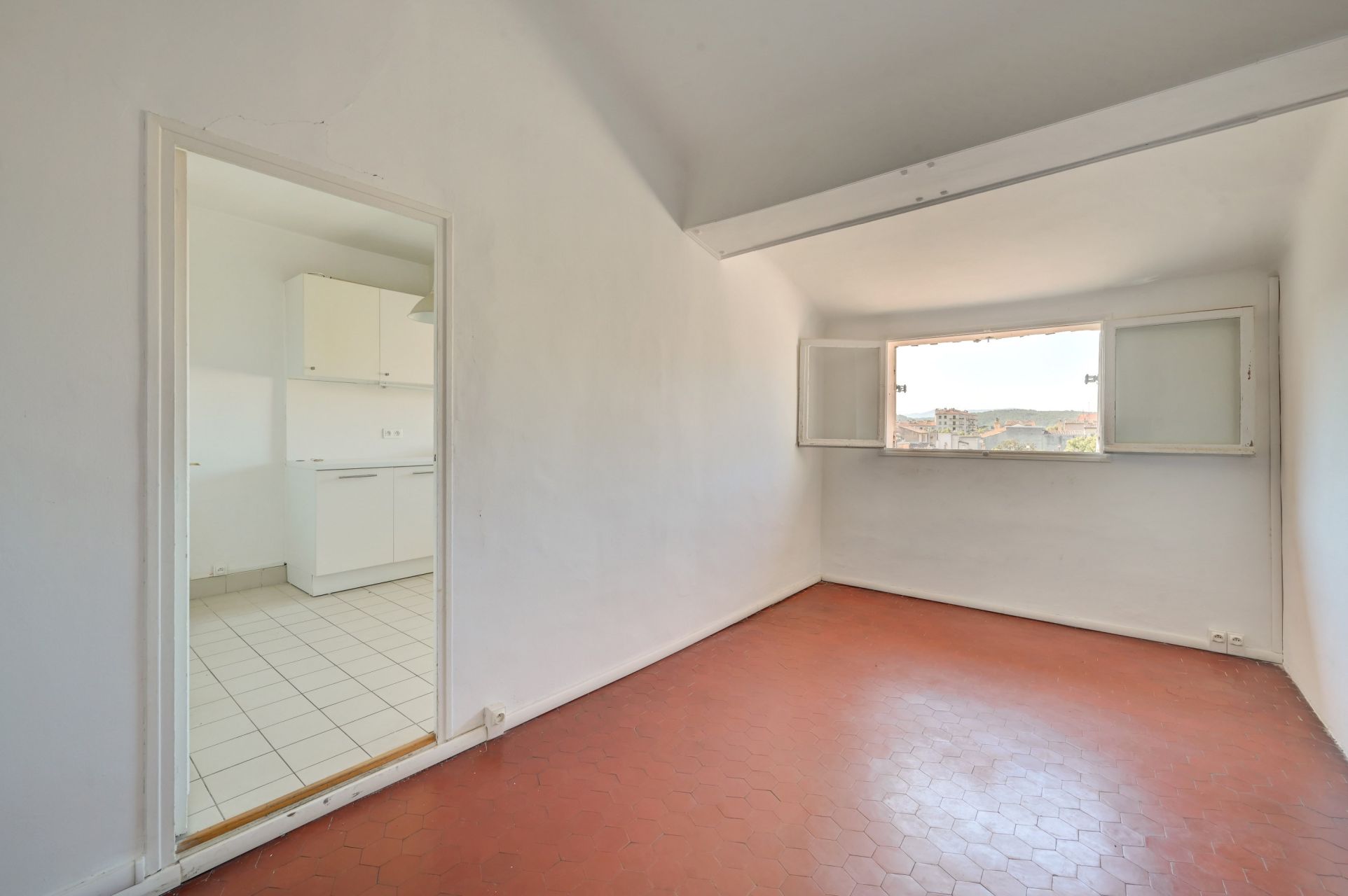 apartment 5 Rooms for sale on AIX EN PROVENCE (13100)