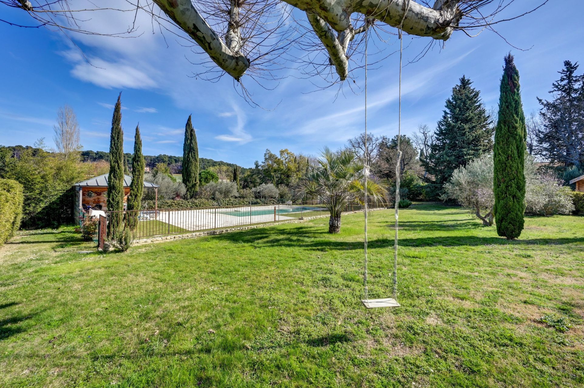 house 20 Rooms for sale on AIX EN PROVENCE (13100)