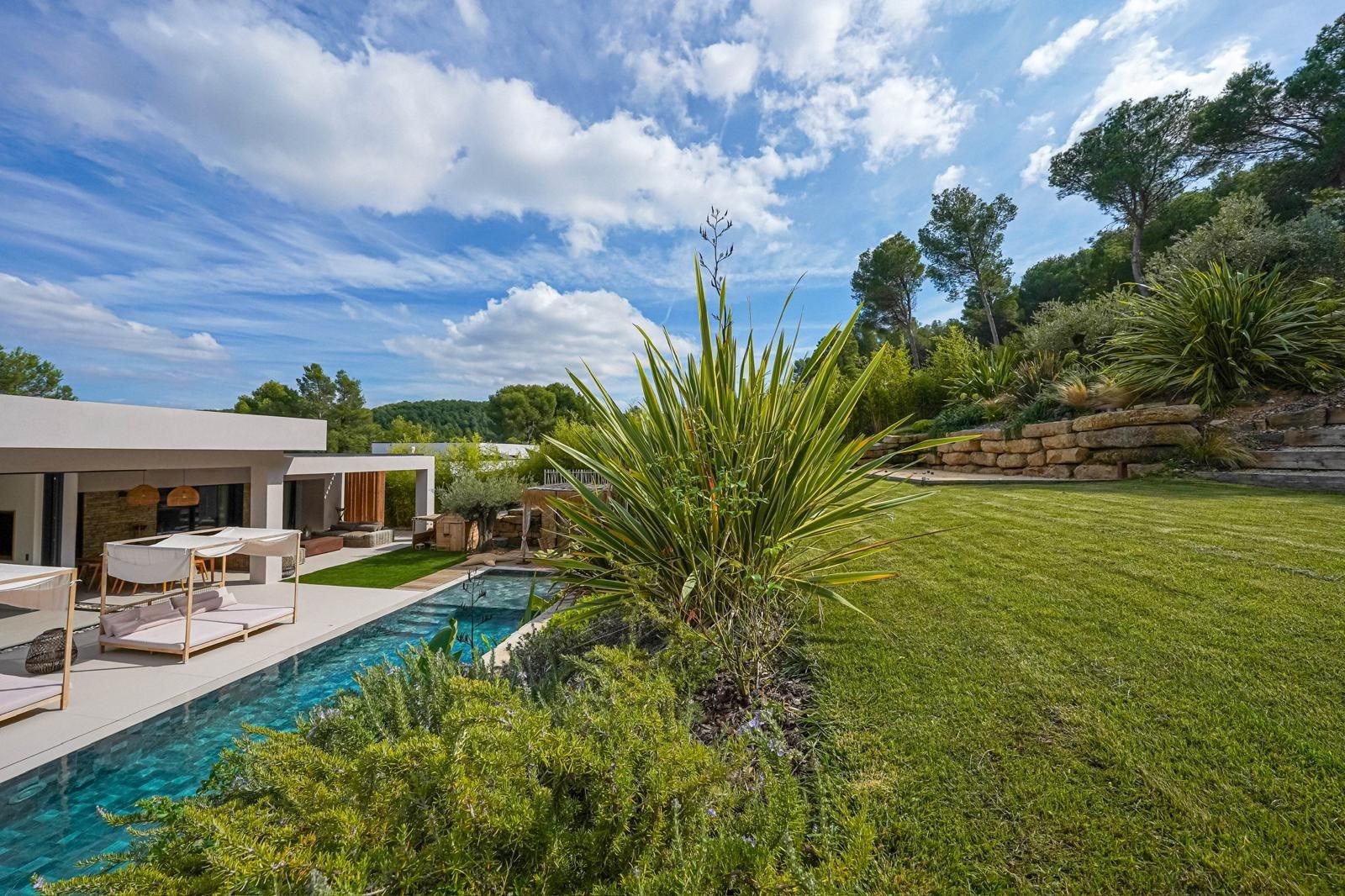 maison 6 Pièces en location sur AIX EN PROVENCE (13100)