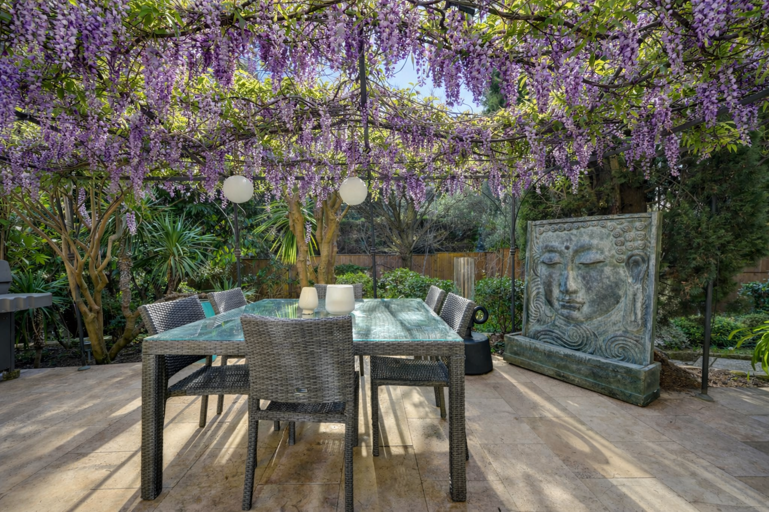 house 9 Rooms for sale on AIX EN PROVENCE (13100)