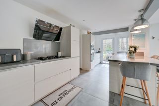 house 9 Rooms for sale on AIX EN PROVENCE (13100)