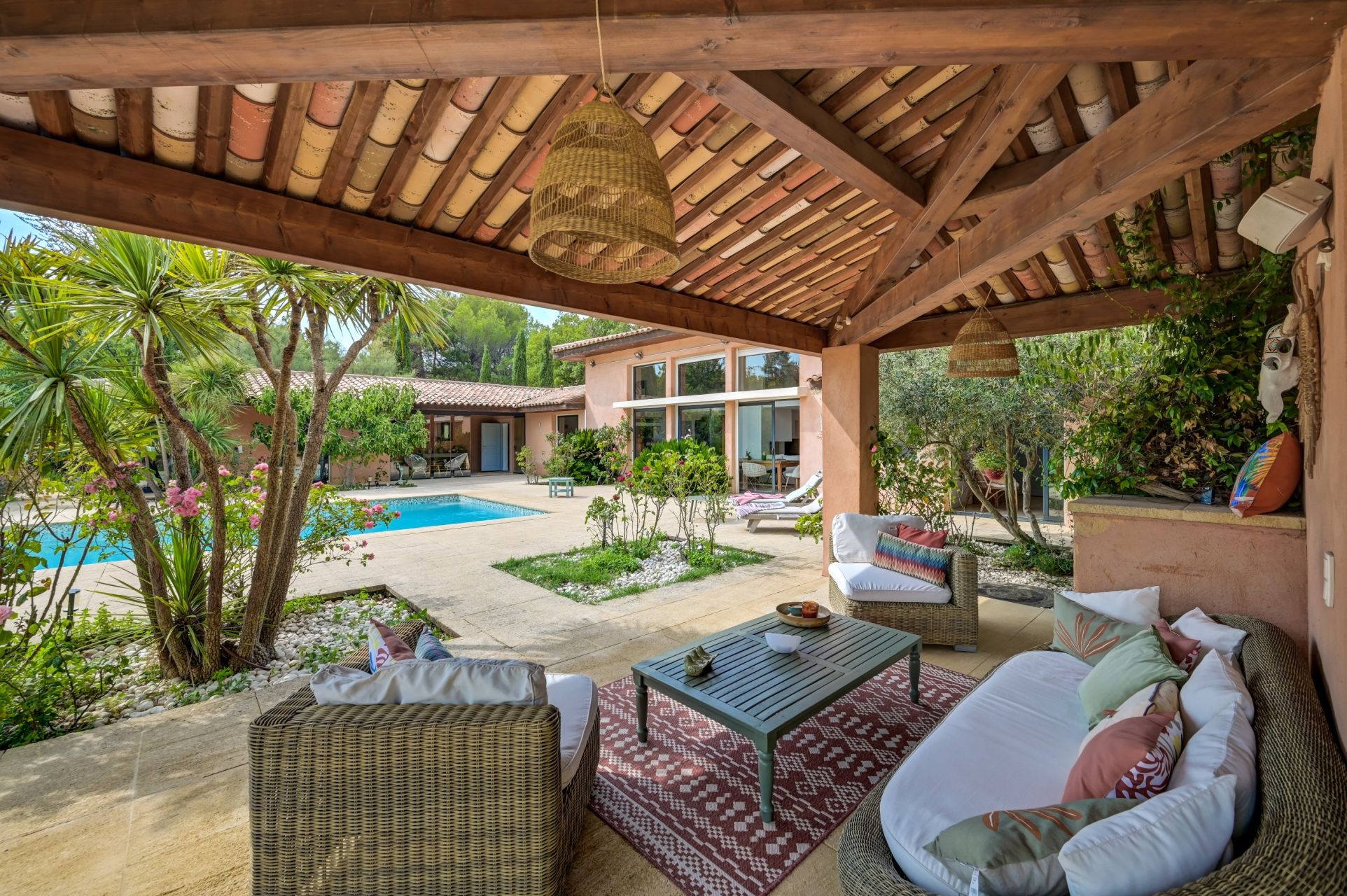 house 5 Rooms for sale on AIX EN PROVENCE (13100)