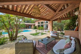 house 5 Rooms for sale on AIX EN PROVENCE (13100)