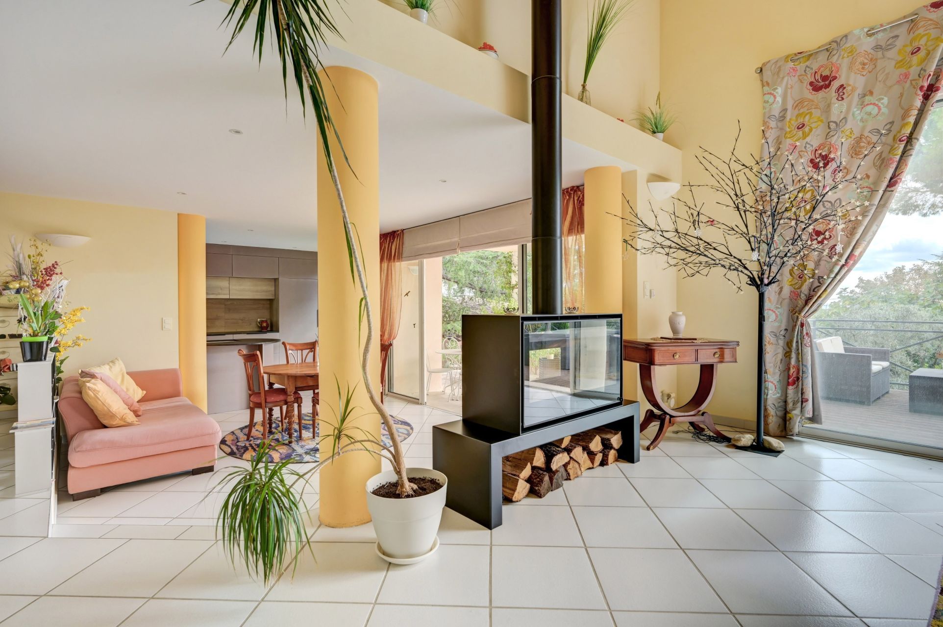 house 6 Rooms for sale on EGUILLES (13510)