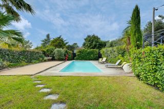 house 6 Rooms for sale on EGUILLES (13510)
