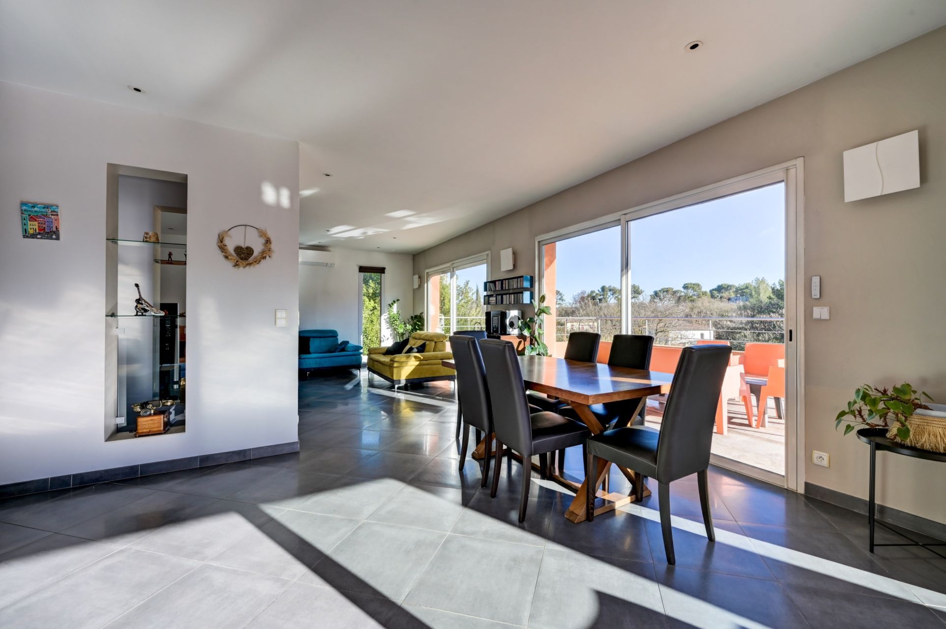 house 7 Rooms for sale on AIX EN PROVENCE (13100)