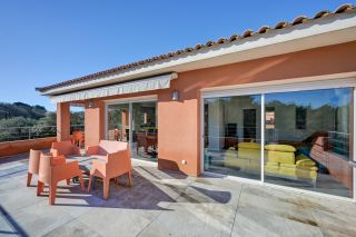 house 7 Rooms for sale on AIX EN PROVENCE (13100)