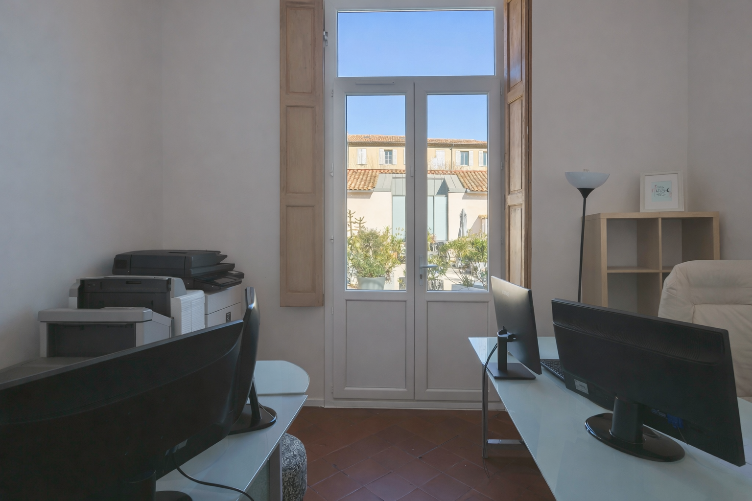 apartment 7 Rooms for sale on AIX EN PROVENCE (13100)