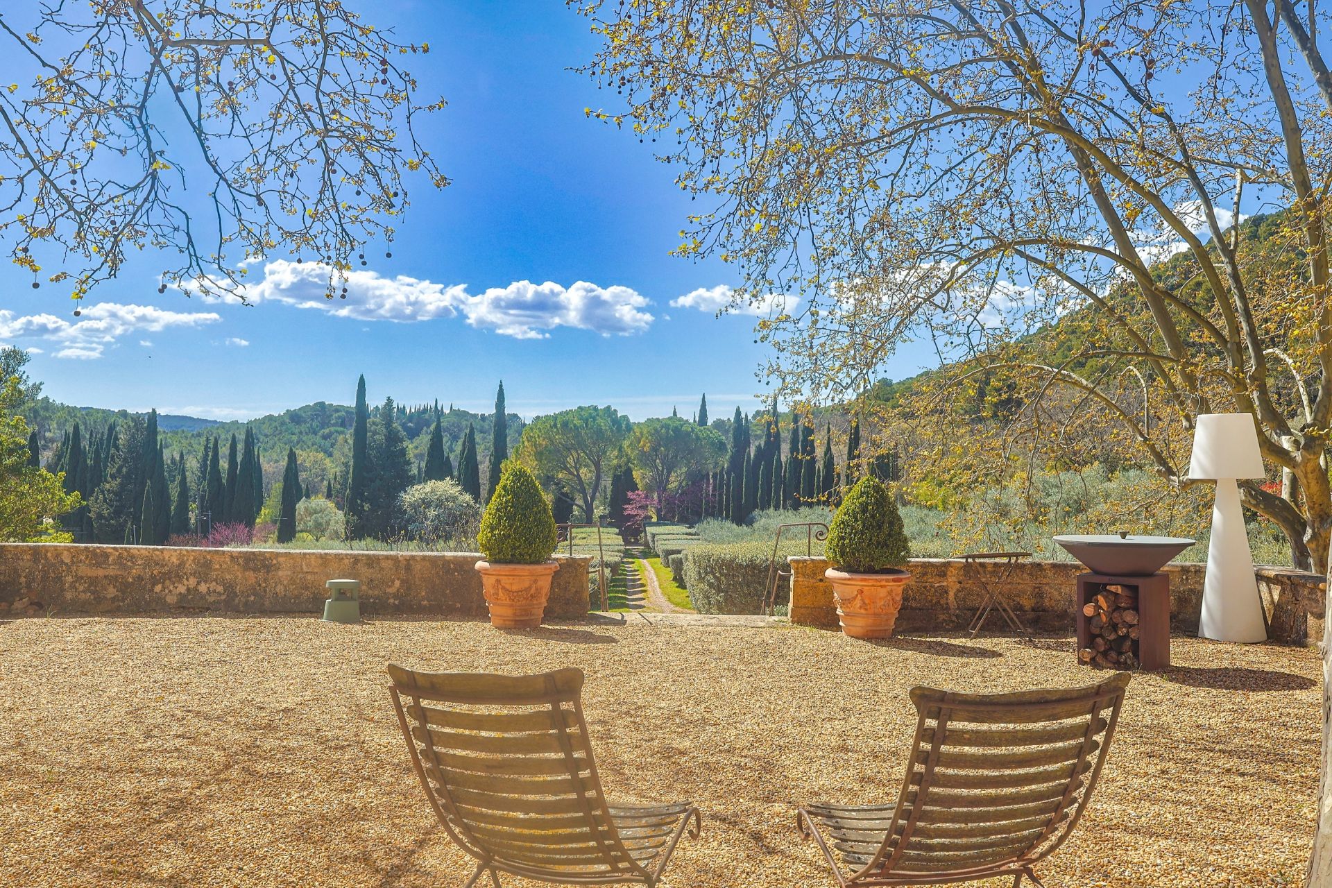 house 10 Rooms for sale on AIX EN PROVENCE (13100)