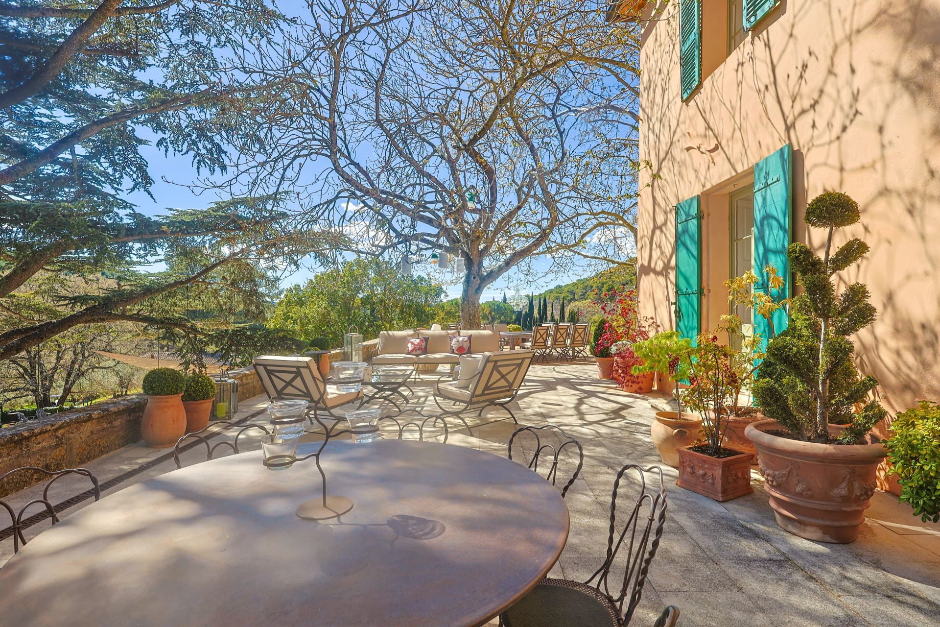 house 10 Rooms for sale on AIX EN PROVENCE (13100)