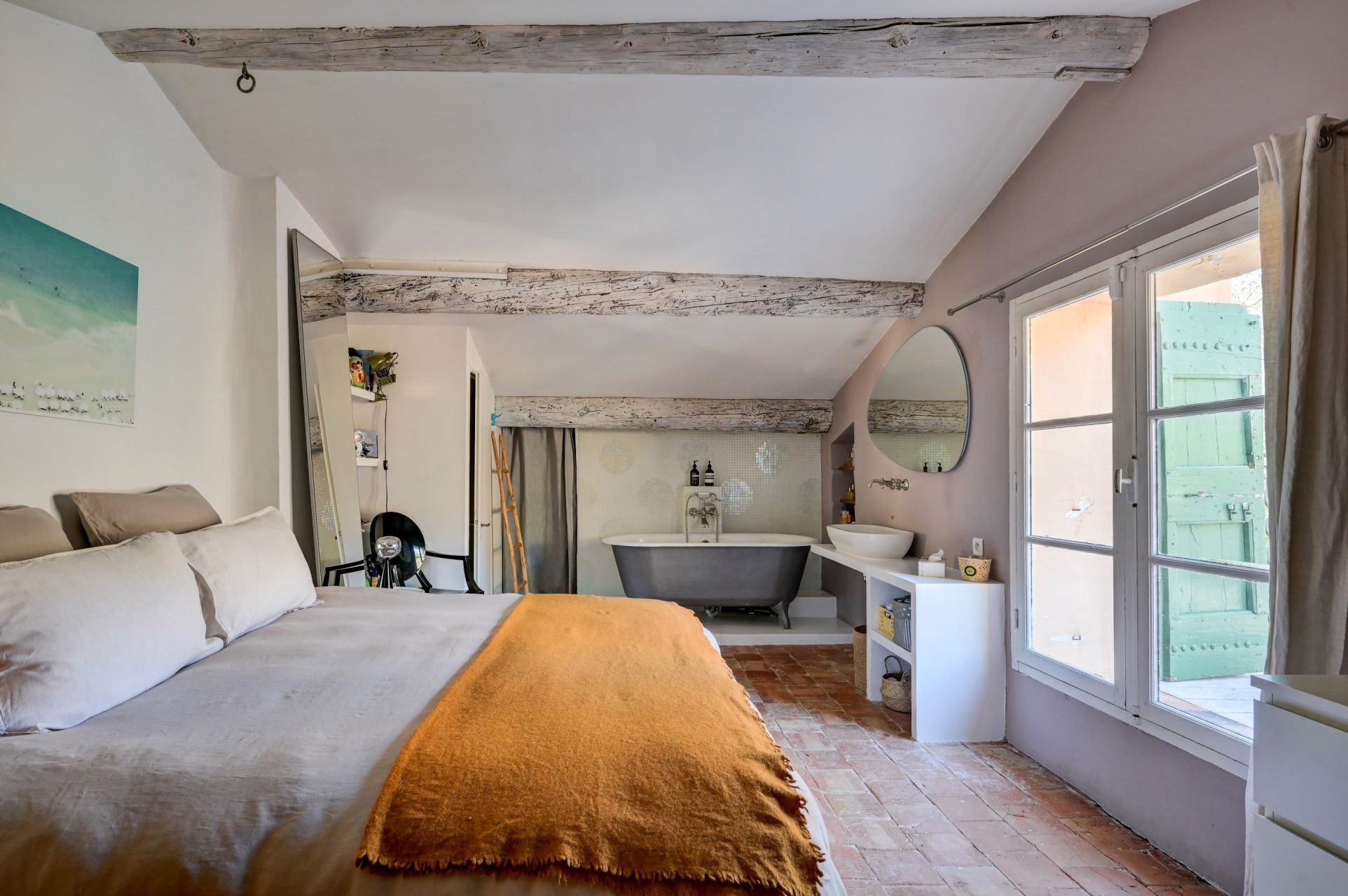 house 10 Rooms for sale on AIX EN PROVENCE (13100)