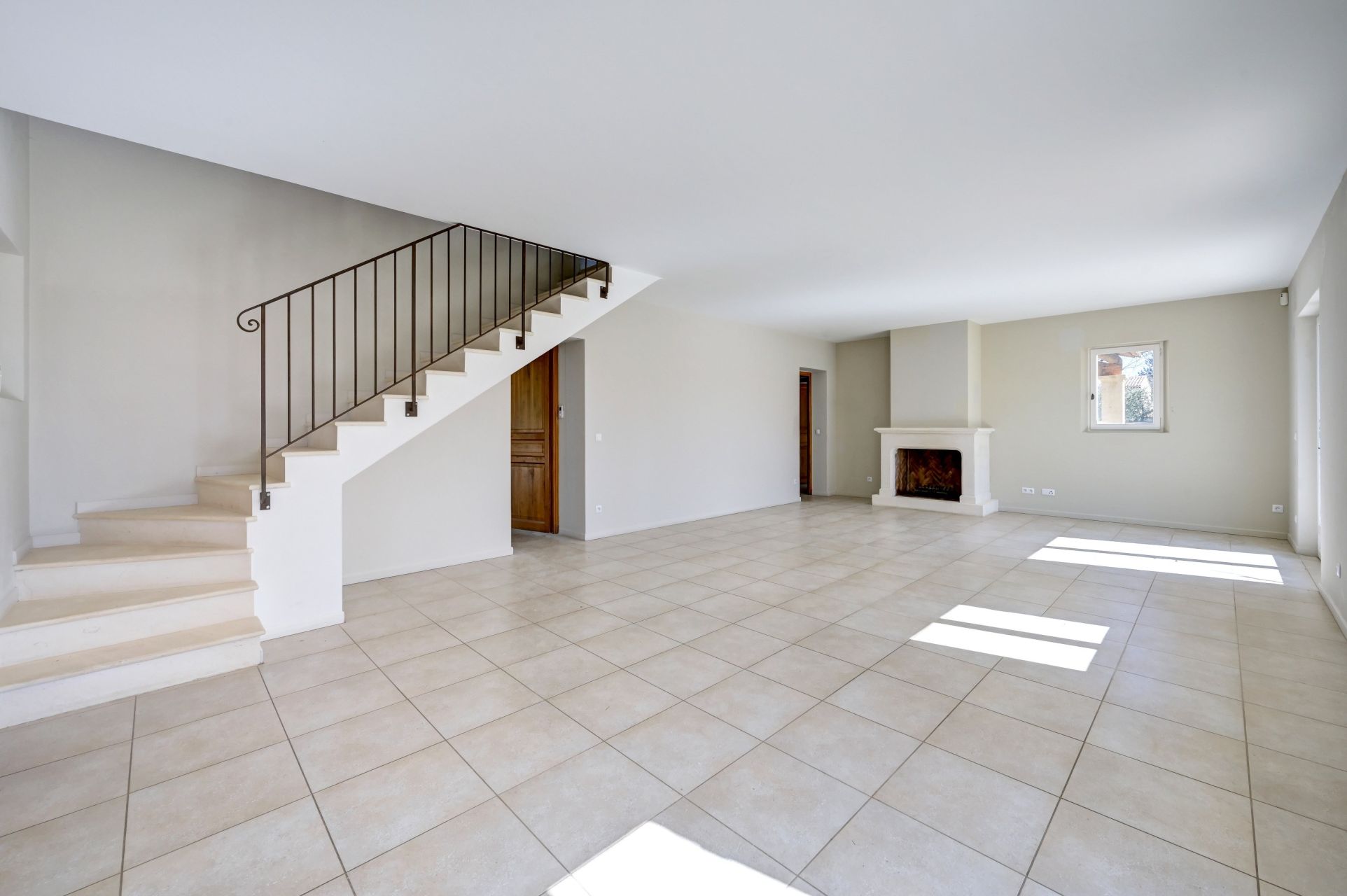 house 6 Rooms for rent on AIX EN PROVENCE (13090)