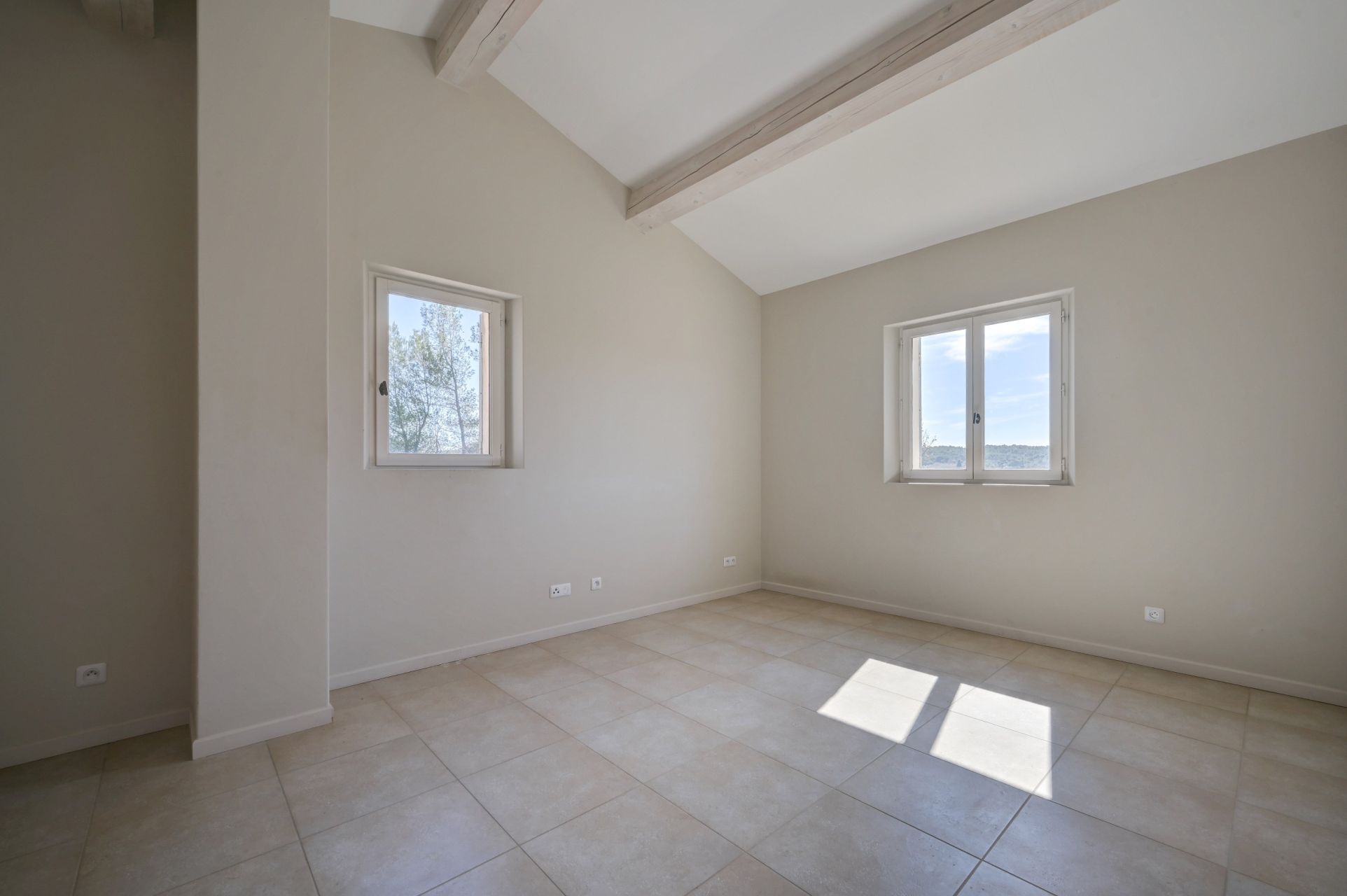 house 6 Rooms for rent on AIX EN PROVENCE (13090)