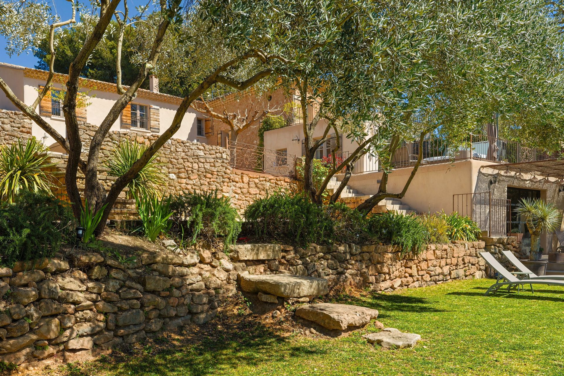 maison 9 Pièces en vente sur AIX EN PROVENCE (13100)