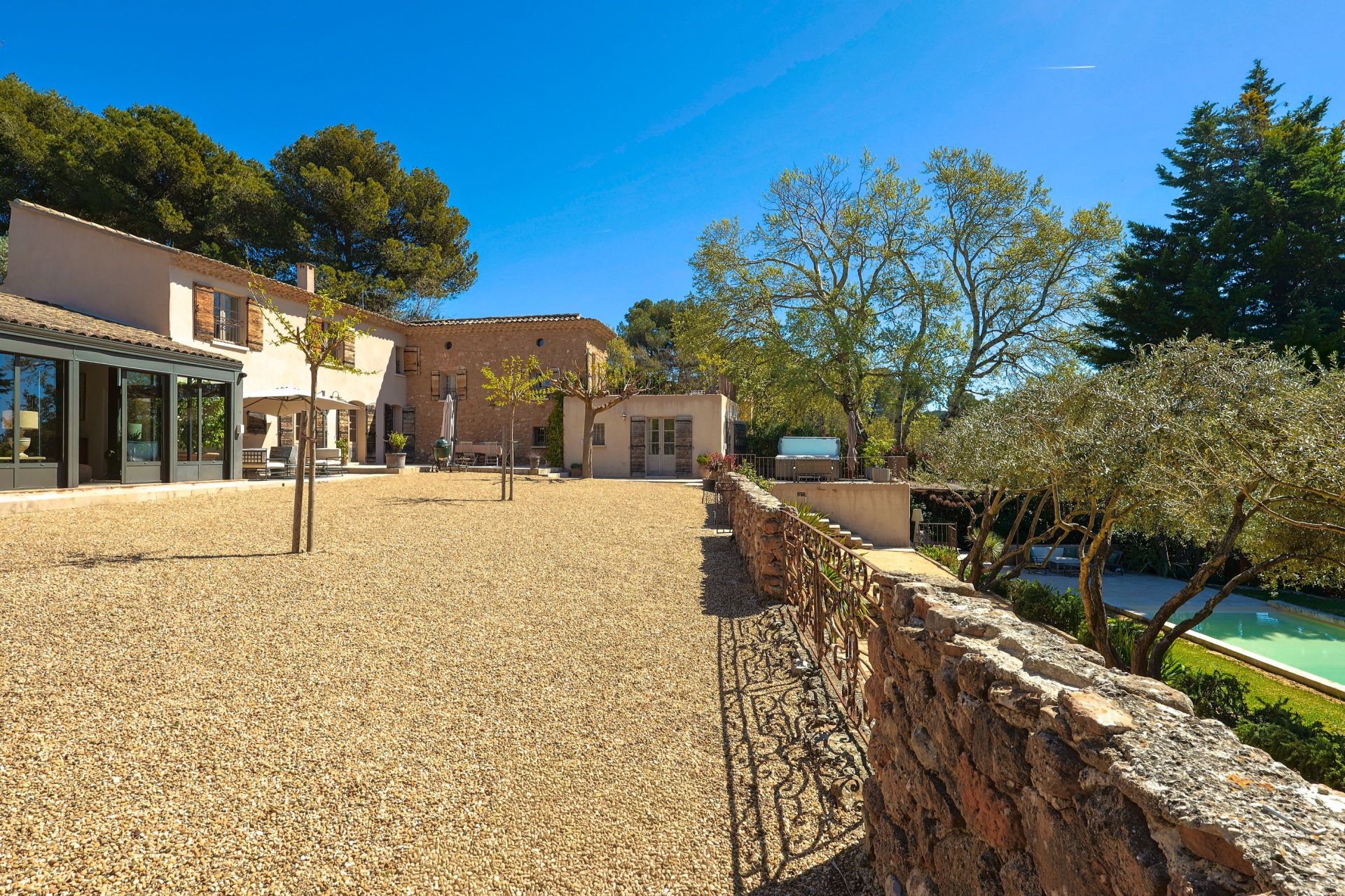 maison 9 Pièces en vente sur AIX EN PROVENCE (13100)