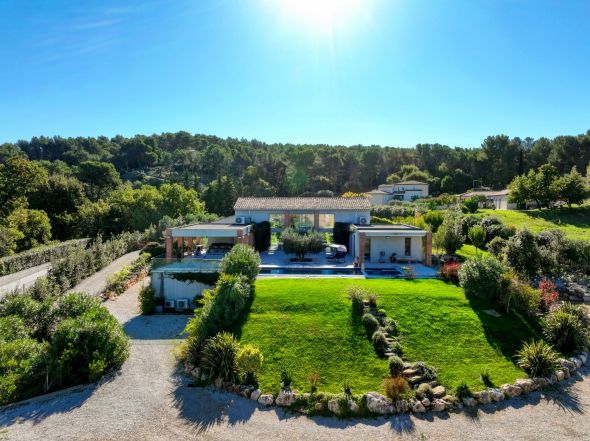 Vente Maison Bouc-Bel-Air 8&nbsp;Pièces 460&nbsp;m²