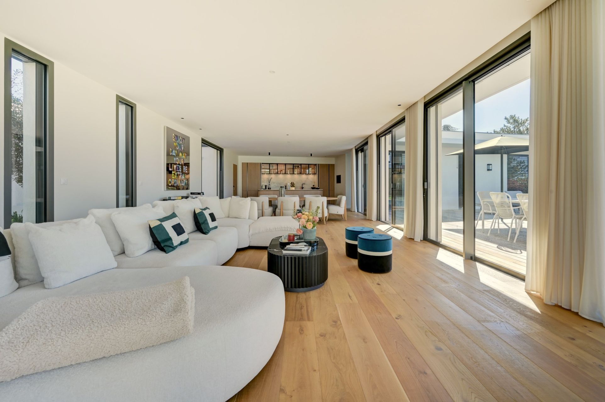 house 8 Rooms for sale on AIX EN PROVENCE (13100)
