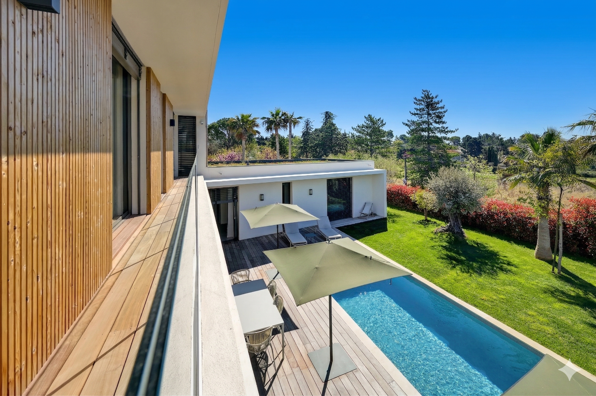 house 8 Rooms for sale on AIX EN PROVENCE (13100)